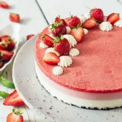 Ile kcal ma sernik na zimno z galaretką? Sprawdź, co musisz wiedzieć