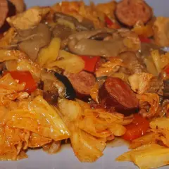 Najlepsze przyprawy do bigosu – jak przyprawić, by smakował idealnie