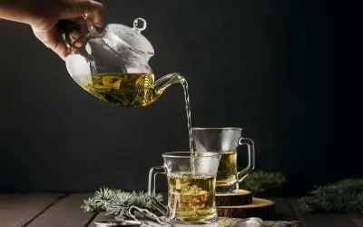 Jak parzyć zieloną herbatę liściastą, aby cieszyć się jej smakiem?