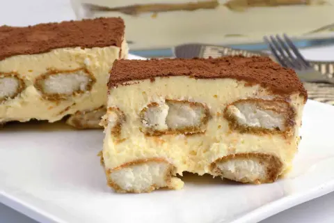 Prosty przepis na ciasto tiramisu bez alkoholu dla całej rodziny