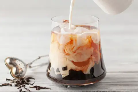 Jak zrobić herbatę z mlekiem - proste przepisy na wyjątkowy smak
