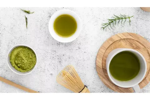 Jak pić herbatę matcha, aby cieszyć się jej wyjątkowym smakiem?