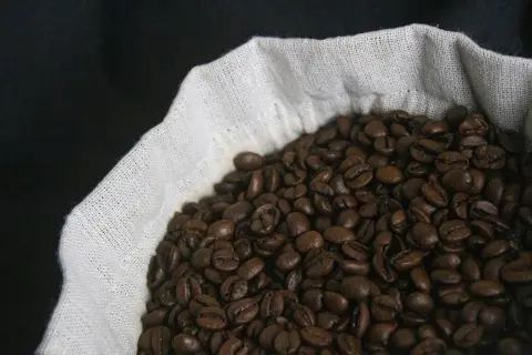 Kawa ziarnista Arabica - jak rozpoznać dobrą jakość?
