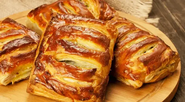 Ile piec ciastka z ciasta francuskiego? Czas, temperatura i wskazówki dla idealnego wypieku
