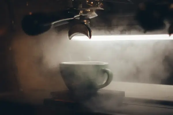 Jak odpowietrzyć ekspres do kawy Delonghi i uniknąć problemów z wodą